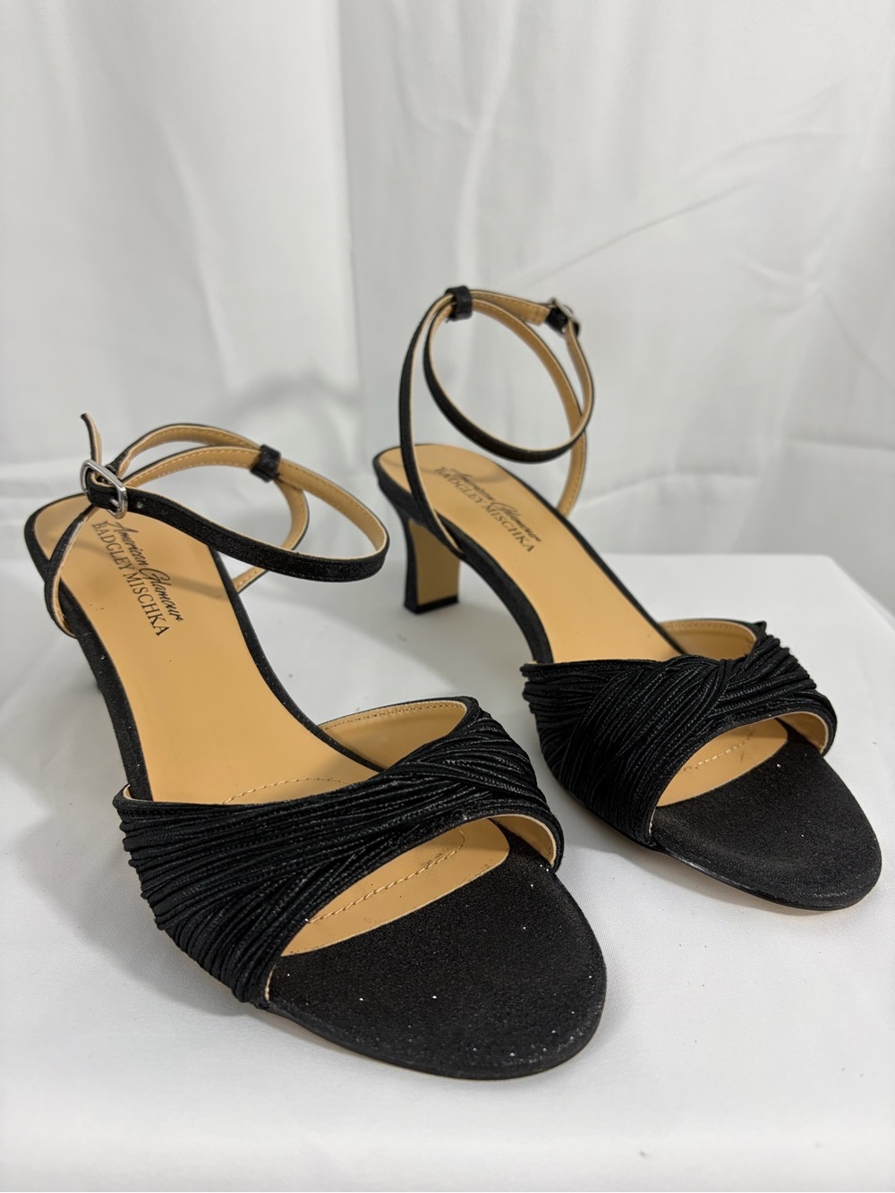 NWT Badgley Mischka Women's Size 7 Sparkly Black Ankle-Strap Dress 2 Inch Heels
